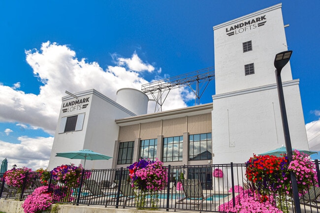 Building Photo - Landmark Lofts