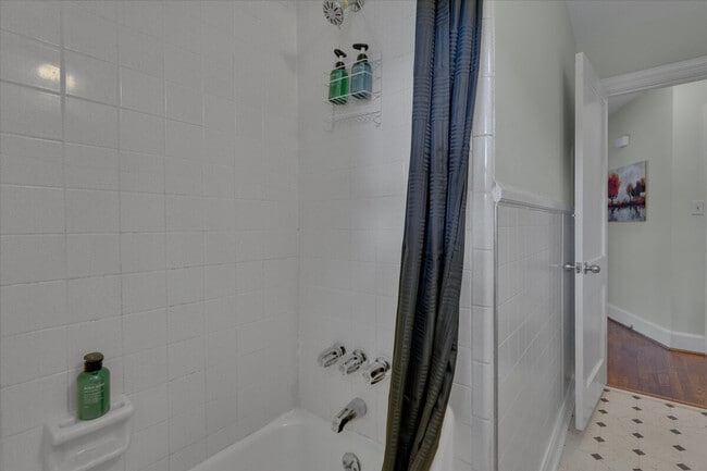 Photo - 1001 Watts St Unit SI ID1391824P