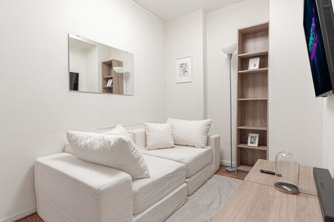 Building Photo - 45 E 28th St Unit SI FL4-ID1359078P