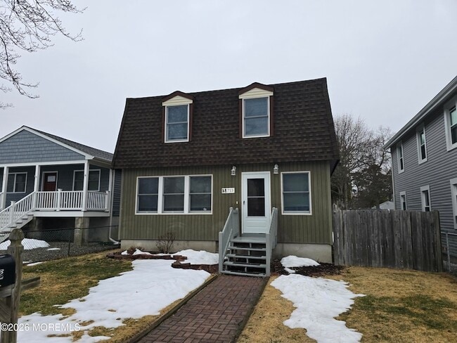 Building Photo - 713 Buchanan St