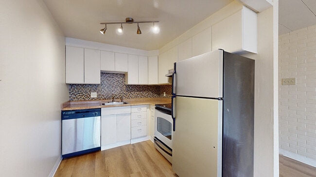 2 Bedroom - Kitchen - Four Winds