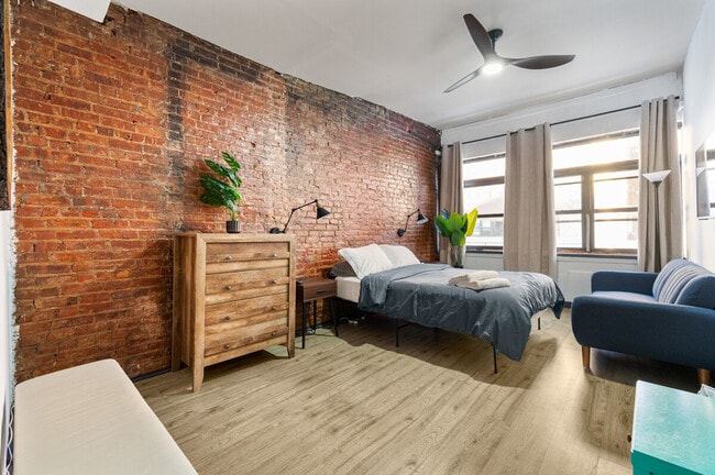 Photo - 301 W 31st St Unit SI ID1323979P