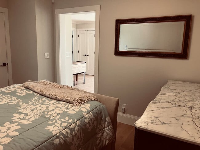 Building Photo - 6206 Rockwell St Unit ID1309755P