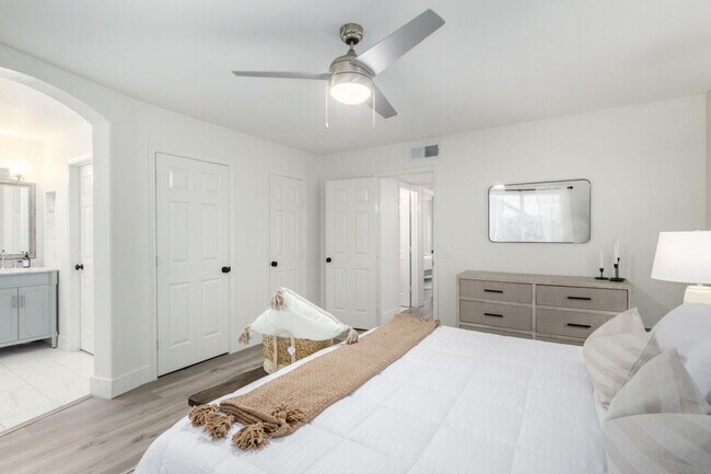 Photo - 2562 E Lynwood St Unit SI ID1558611P