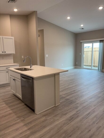 Photo - 12817 E Blake St