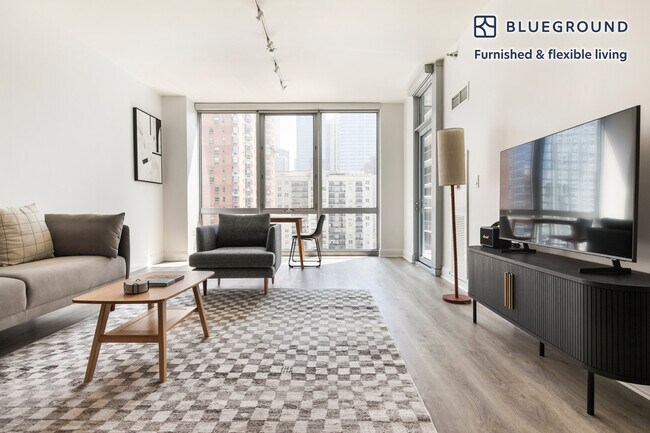 Photo - 2 W Delaware Pl Unit FL11-ID1285