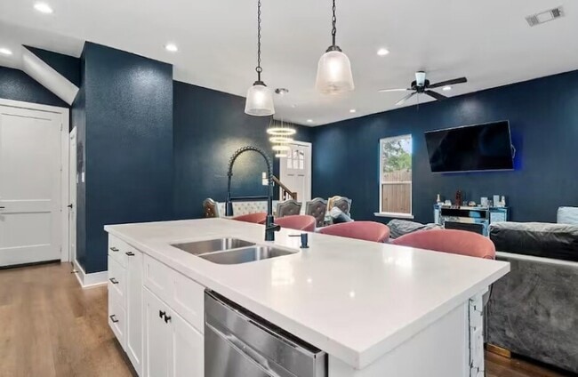 Photo - 1222 Mcneil St