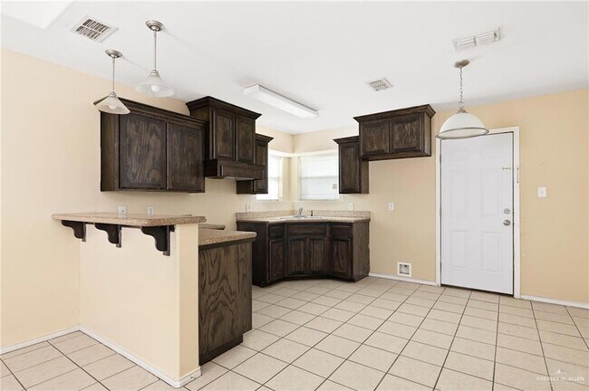 Photo - 405 E 2nd St Unit A