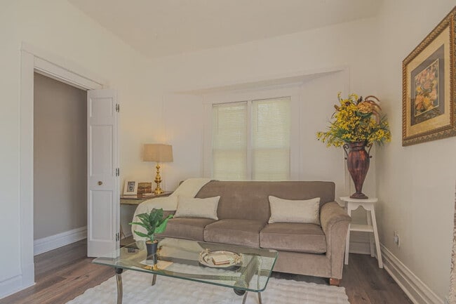 Building Photo - 839 Dunlop Ave Unit ID1244957P