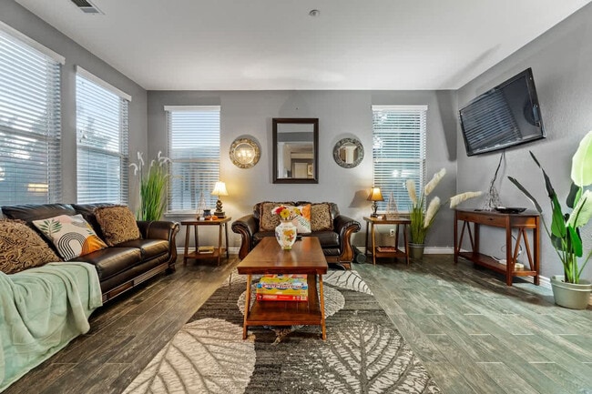 Photo - 1107 Shadowcrest Ln Unit SI ID1465028P