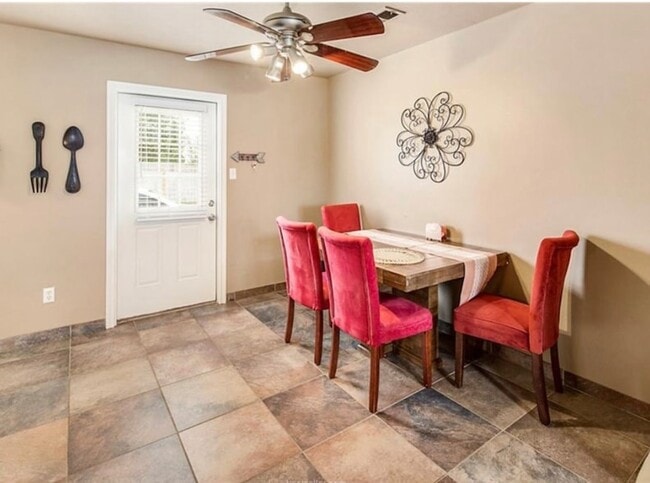 Photo - 2443 Pintail Loop