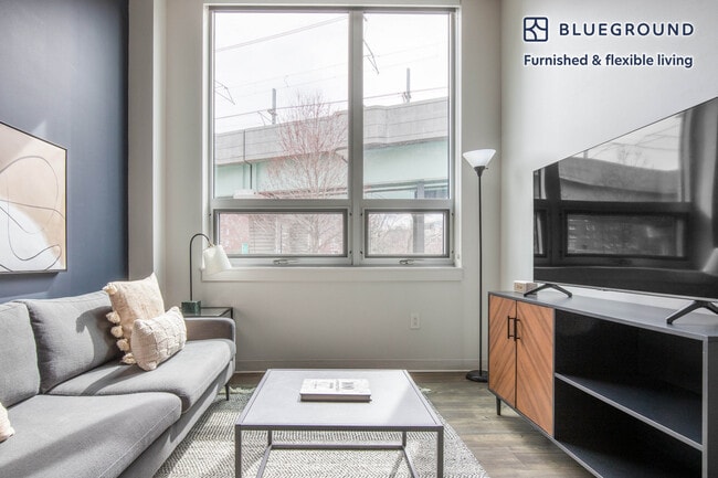 Photo - 5 Glassworks Ave Unit SI FL1-ID869