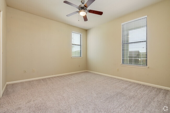 1BR, 1BA - 635SF - Platinum Castle Hills