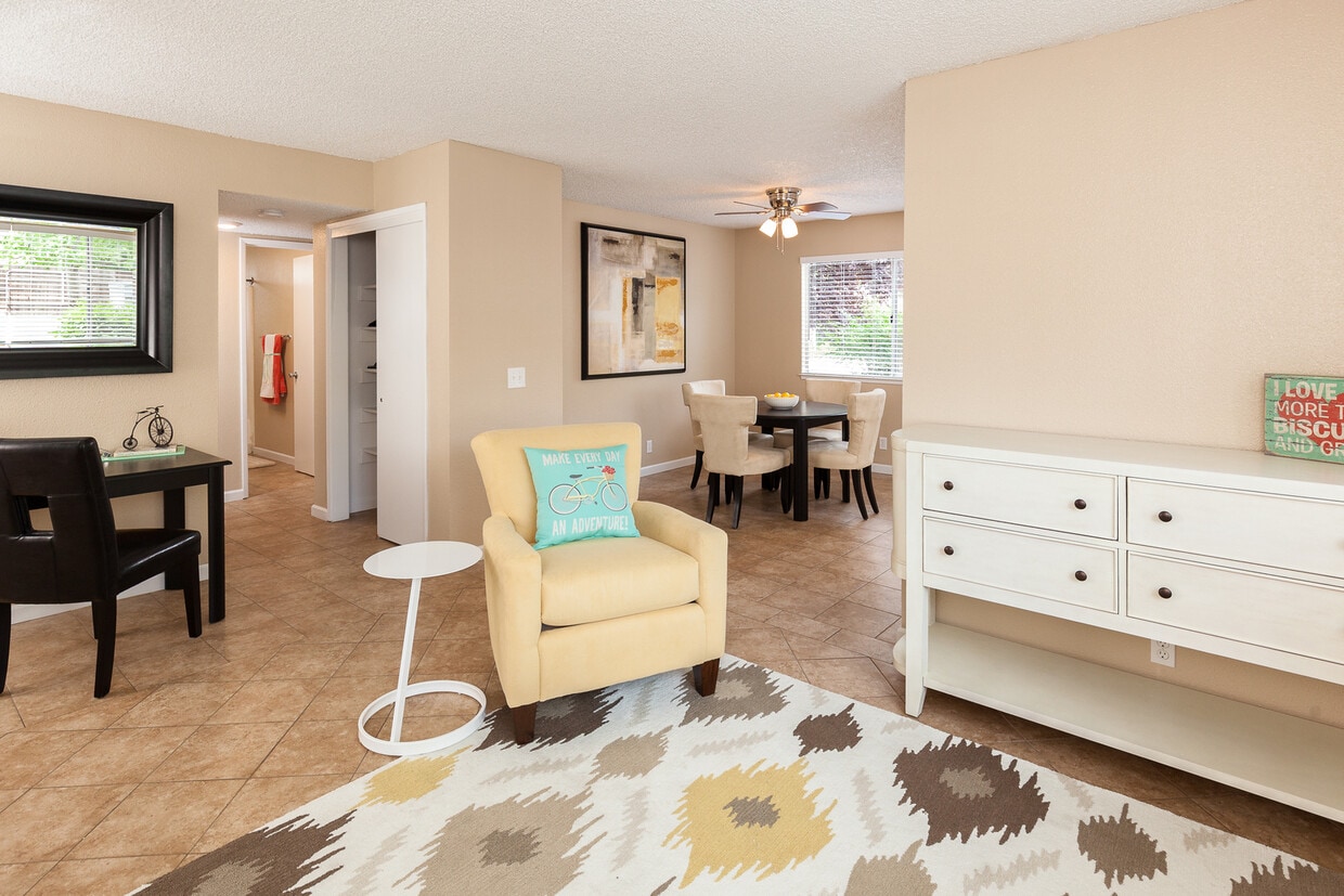 Floor Plan - Pre-Leasing for 2026/2027 School year