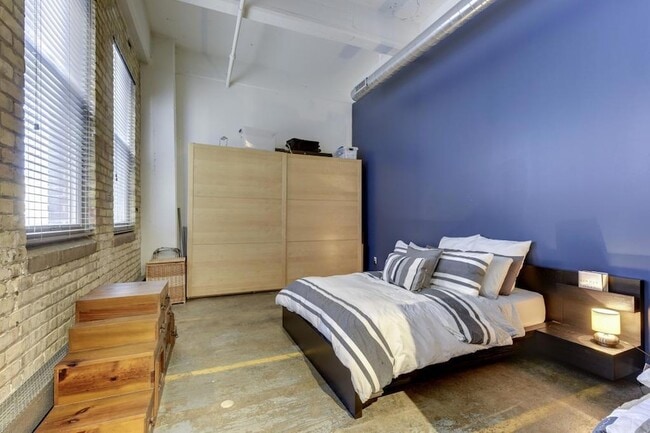 Photo - 700 N Washington Ave