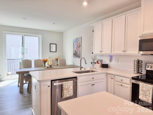 Photo - 3735 S Tryon St