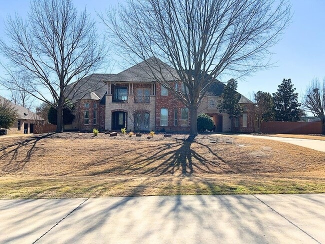 Building Photo - 1205 Golden Gate Dr