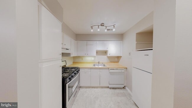 Photo - 9806 Georgia Ave Unit 302