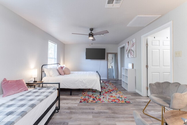 Building Photo - 1538 S 19th St Unit ID1268399P