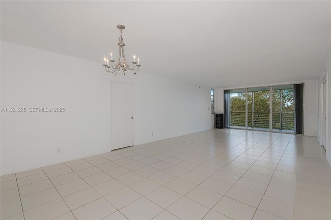 Photo - 625 Oaks Dr Unit 503