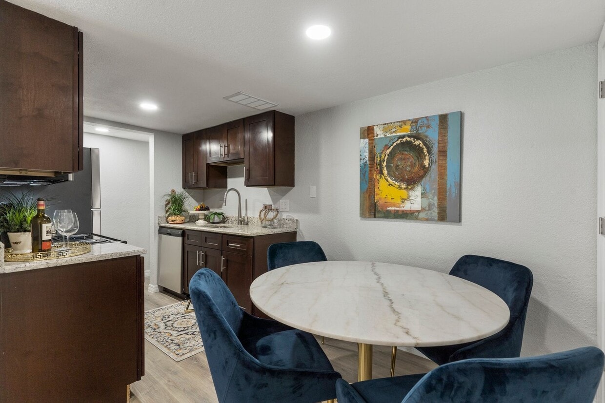 Floor Plan - 2 Bedroom 2 Bathroom Upstairs