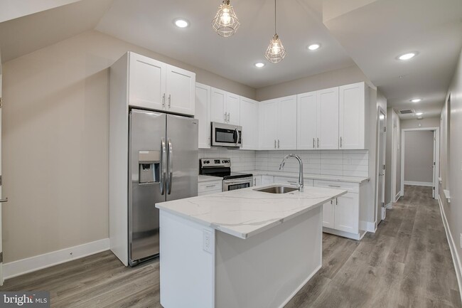 Photo - 2019 N College Ave Unit 1