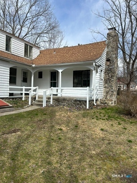 Building Photo - 684 Field St