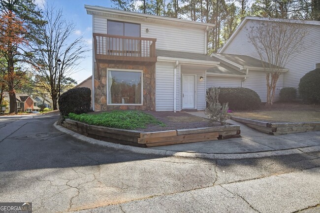 Building Photo - 1 Fairway Dr