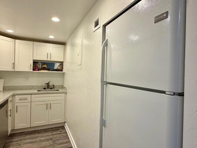 Photo - 3000 Riomar St Unit 410