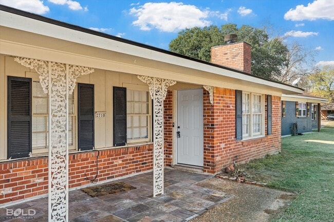 Photo - 2710 Higgins Dr