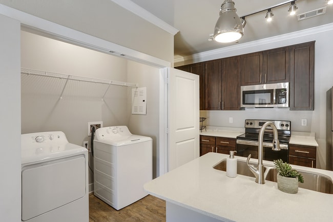 Photo - Creekside Crossing Apartments