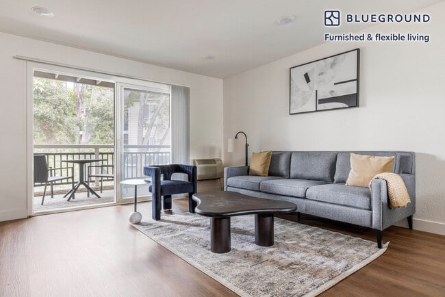 Building Photo - 600 Park View Dr Unit FL2-ID1977