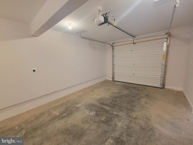 Photo - 328 W 11th St