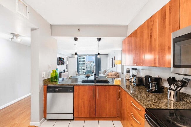 Photo - 1 SE 12th St Unit FL31-ID1022216P