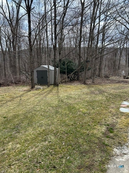 Photo - 684 Field St