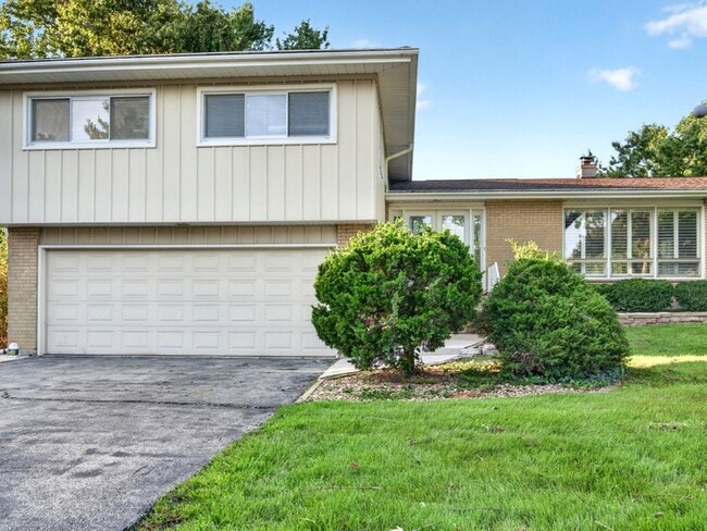 Photo - 800 Ridgemoor Dr