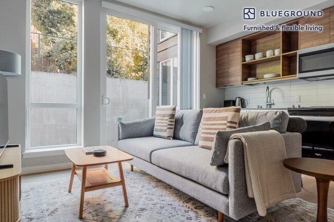 Building Photo - 2222 15th Ave W Unit FL2-ID935