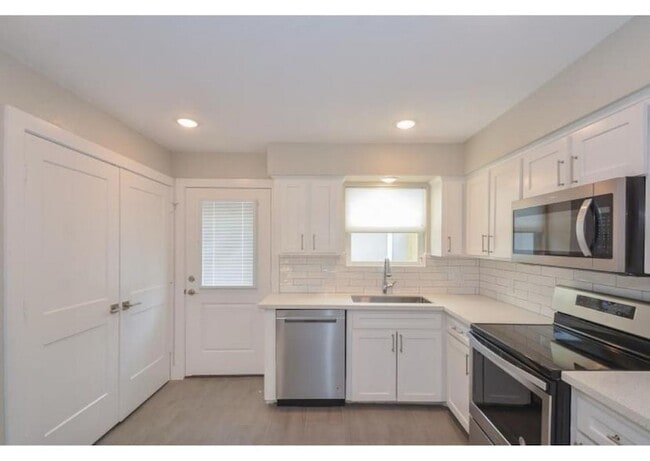 Photo - 6315 Bowers St