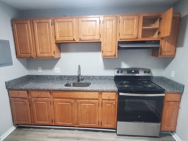 Photo - 760 Cummins Hwy Unit 28