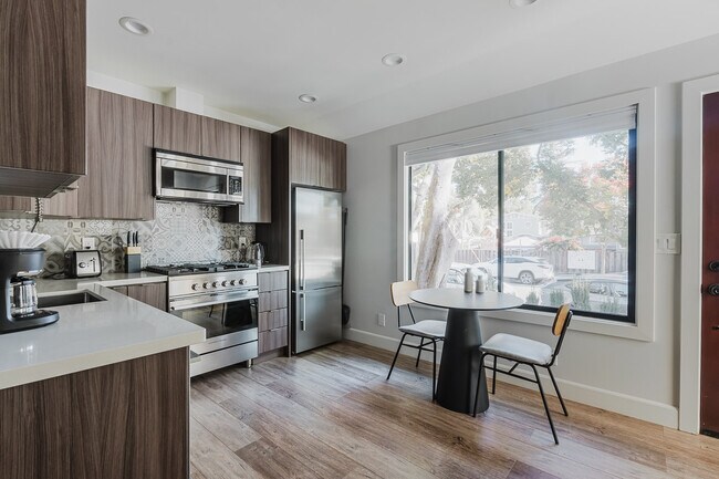 Photo - 715 Everett Ave Unit FL2-ID1764