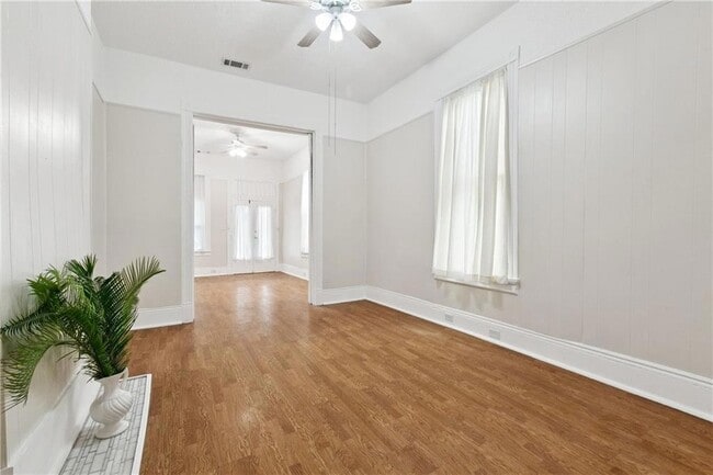 Photo - 2312 Marengo St