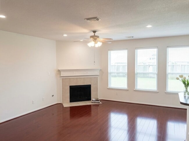 Building Photo - 2032 Creek Shore Ln