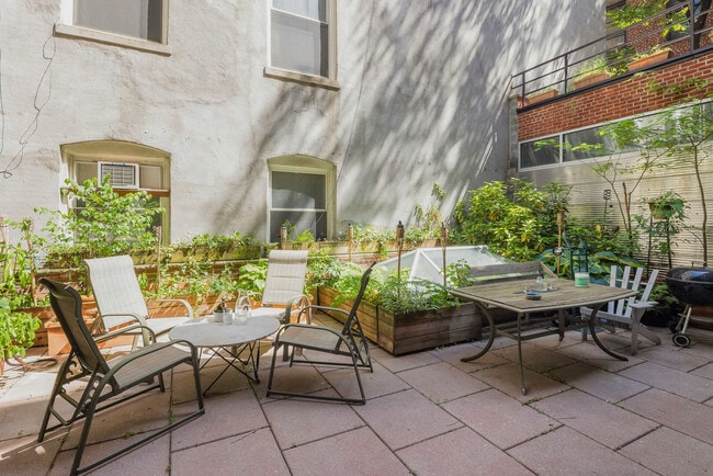 Photo - 33 Bond St Unit ID1256825P