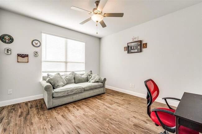 Photo - 5490 Peregrine Ln