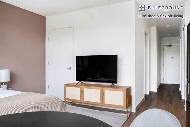 Photo - 1819 Nagle Pl Unit FL3-ID604