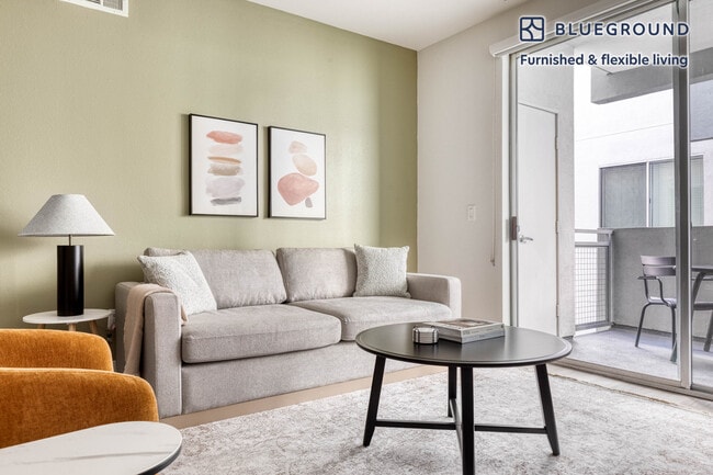 Building Photo - 11023 McCormick St Unit FL4-ID971