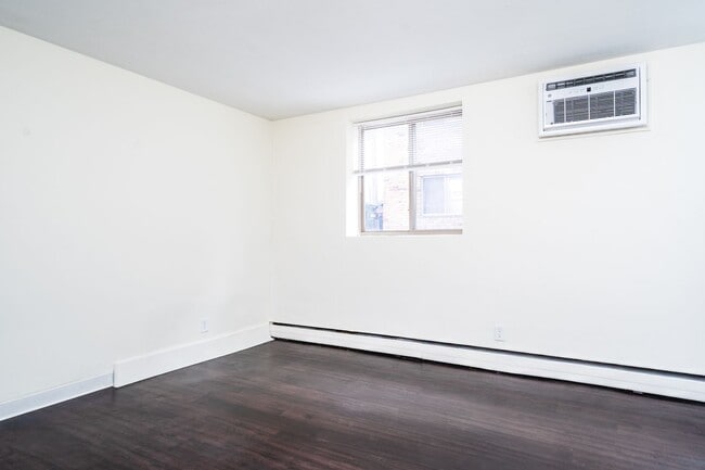 Photo - 2009 Bryant Ave S