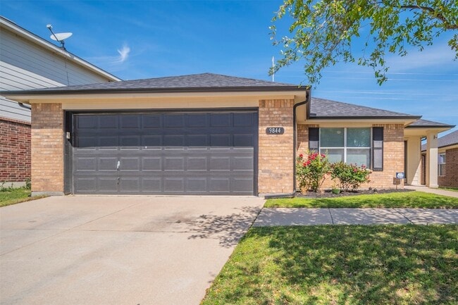 Building Photo - 9844 Sparrow Hawk Ln