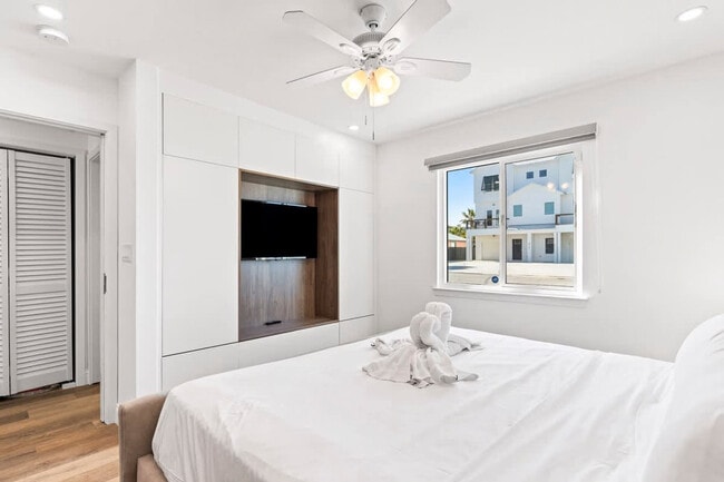 Photo - 8115 Thomas Dr Unit SI ID1354909P