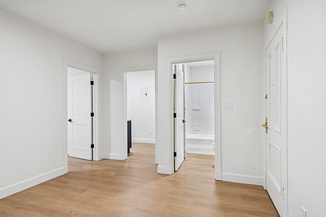 7-web-or-mls-Seneca St 308 & 203-S2908-007 - Nordic Falk